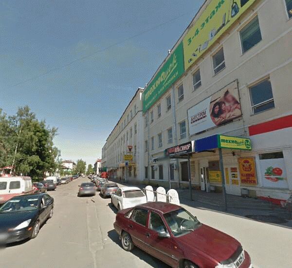 Отделение Русславбанка по адресу улица Максима Горького 25